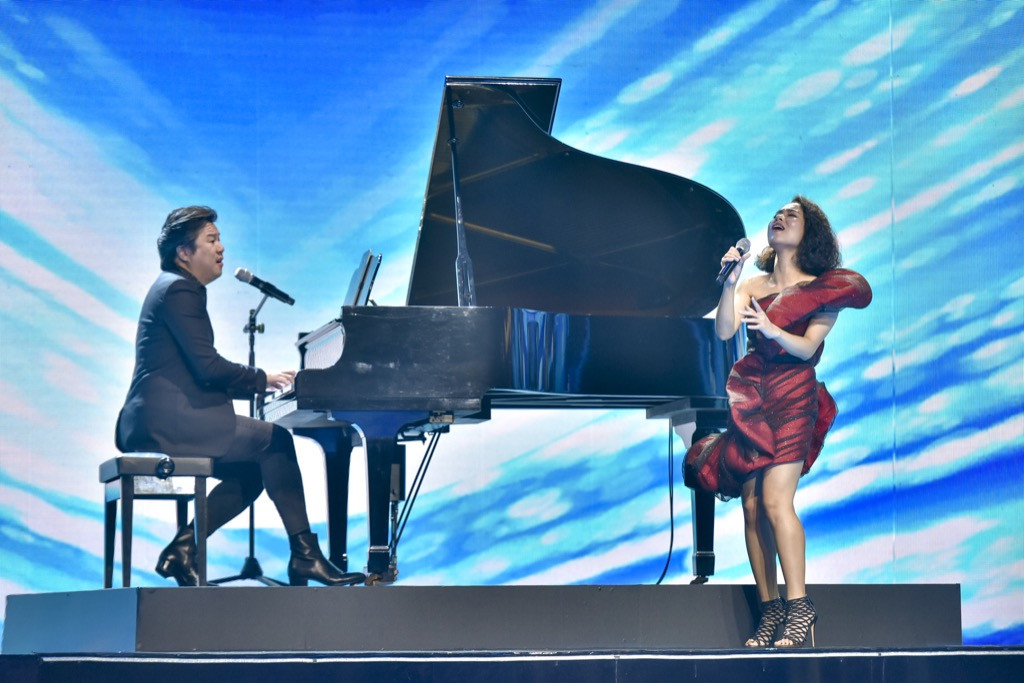 TP.HCM: Binz, Hoàng Thùy Linh, Min... “thắp sáng” Lễ hội countdown đón chào năm 2021 ảnh 7