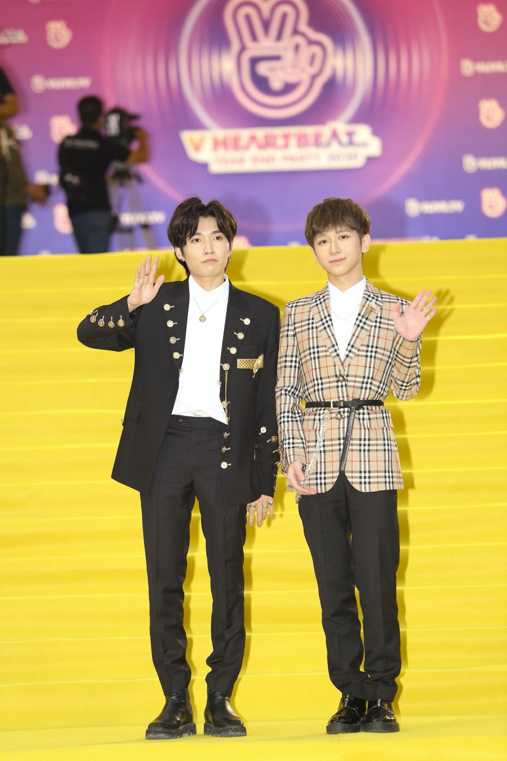 Cặp đôi Nam Em - Lãnh Thanh ngọt ngào sánh vai tại “V Heartbeat Year End Party“ ảnh 2