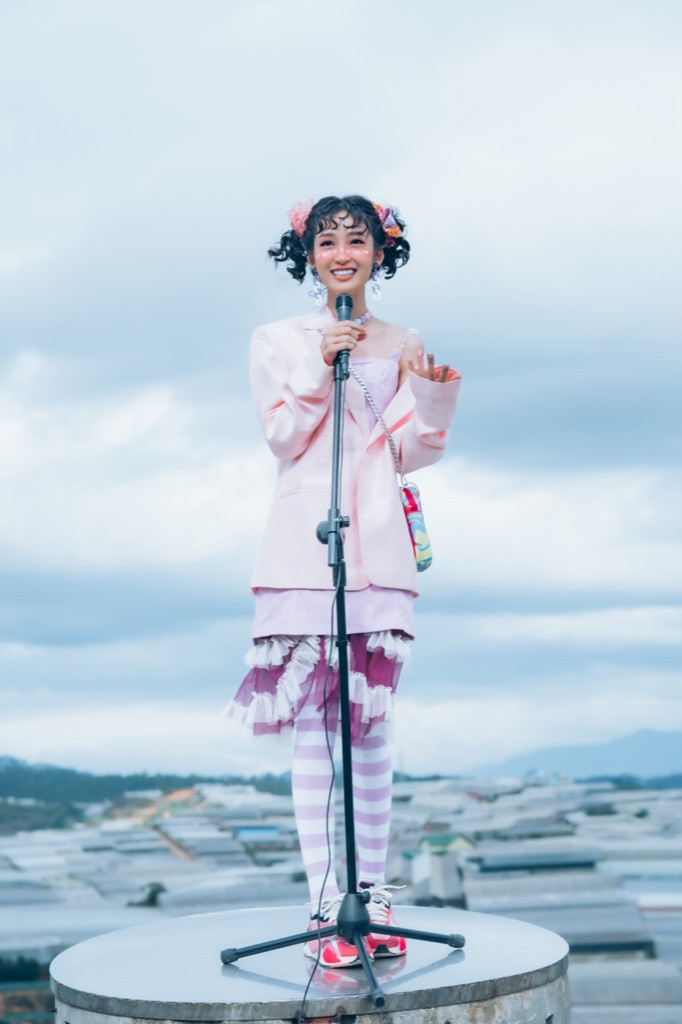 Juky San ra mắt MV đậm chất thơ dành tặng những trái tim yêu đơn phương mùa Valentine ảnh 6