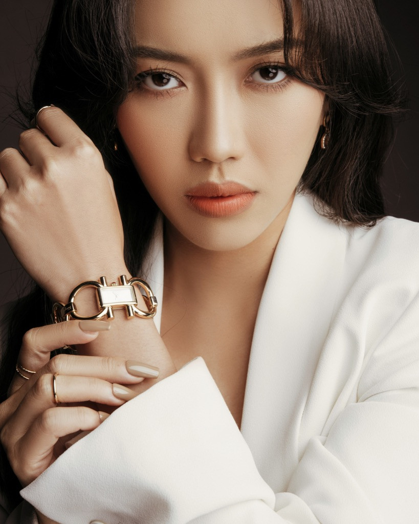 Diệu Nhi hóa nữ luật sư nghiêm túc, đau tay vì... tát Minh Hằng quá nhiều trong phim mới ảnh 4