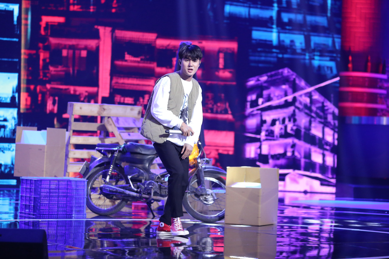 Đạt G khóc nghẹn hồi tưởng quá khứ khó khăn, phải nghỉ học sớm, làm nghề giao hàng thuê ảnh 3