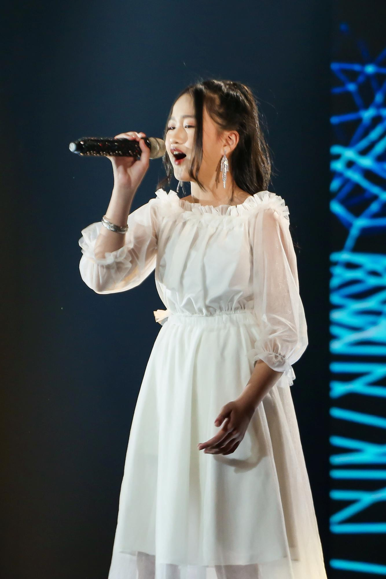 Giọng hát Việt nhí: Big Daddy - Emily thẳng tay “khóa âm” team Vũ Cát Tường - Hưng Cao ảnh 5