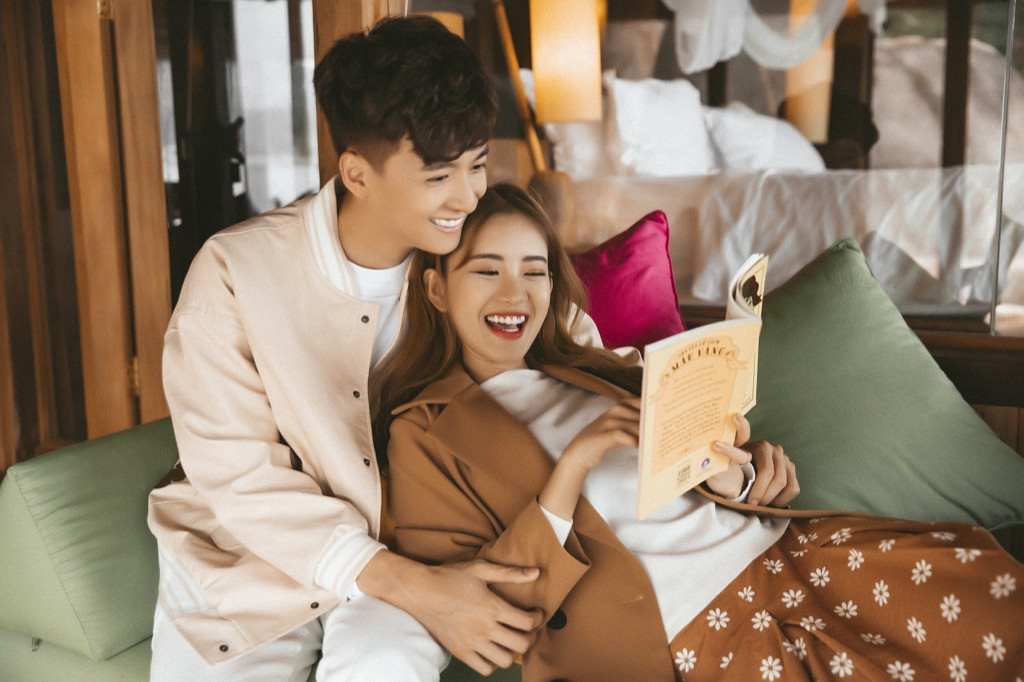 Ngô Kiến Huy nhắn nhủ các cặp đôi qua MV mới: “Trước khi kết thúc hãy nhớ về lý do bắt đầu” ảnh 6