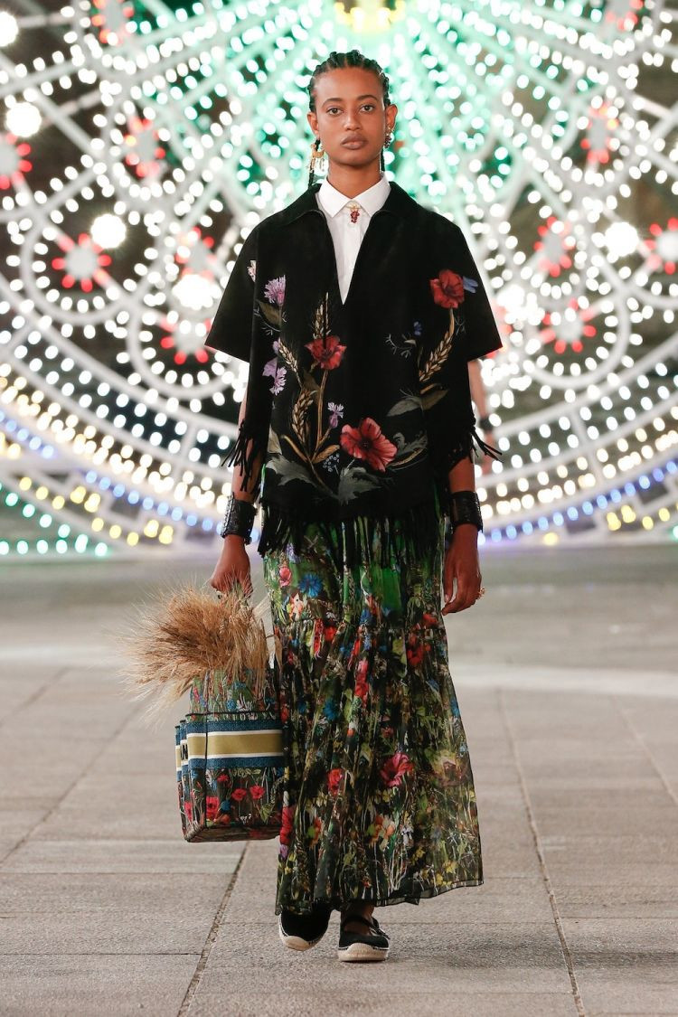 Tín đồ thời trang không sợ “tối cổ” khi ngồi nhà vẫn có thể xem Paris Fashion Week ảnh 2