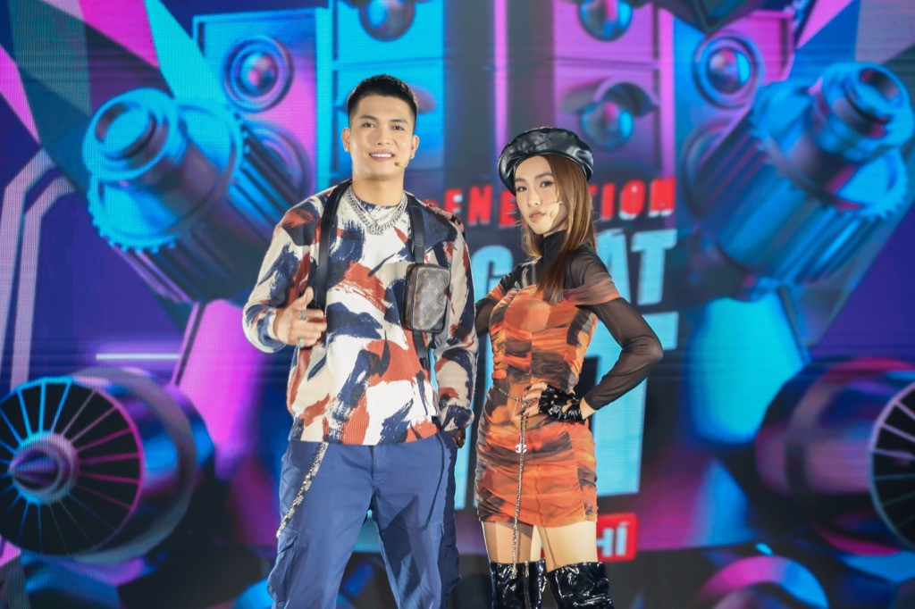 Big Daddy - Emily Giọng hát Việt nhí: Big Daddy - Emily tung quà “khủng” nhưng lại là đội “ế” nhất tập 1 ảnh 1