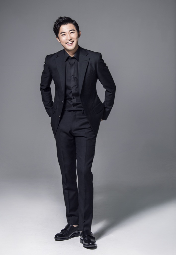 Nam diễn viên Ahn Jae Wook Diễn viên Ahn Jae Wook khen ngợi khả năng hóa thân của Ngô Kiến Huy trong “Em là của em“ ảnh 1