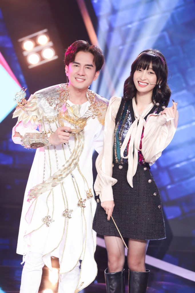 Vừa được song ca cùng đàn anh Đan Trường, Juky San tiếp tục ẵm món quà “siêu bất ngờ“ ảnh 4