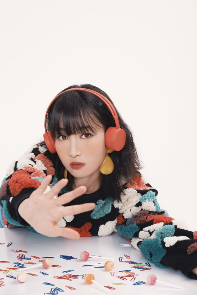 Juky San tung bộ ảnh mới, hé lộ hậu trường siêu yêu khi quay MV “Phải chăng em đã yêu“ ảnh 3