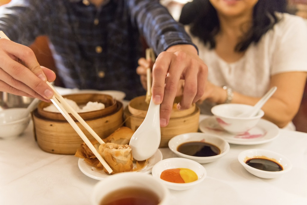 Du khách Việt đánh giá thành phố biển Đà Nẵng là nơi lý tưởng nhất để ăn hải sản ảnh 1