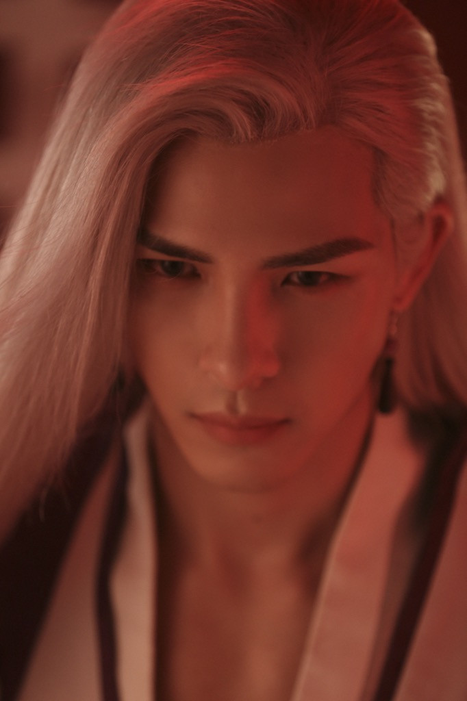 Sau Tự Tâm - Canh Ba, Denis Đặng trở lại đầy ma mị, bi thương trong phim ngắn âm nhạc ảnh 4