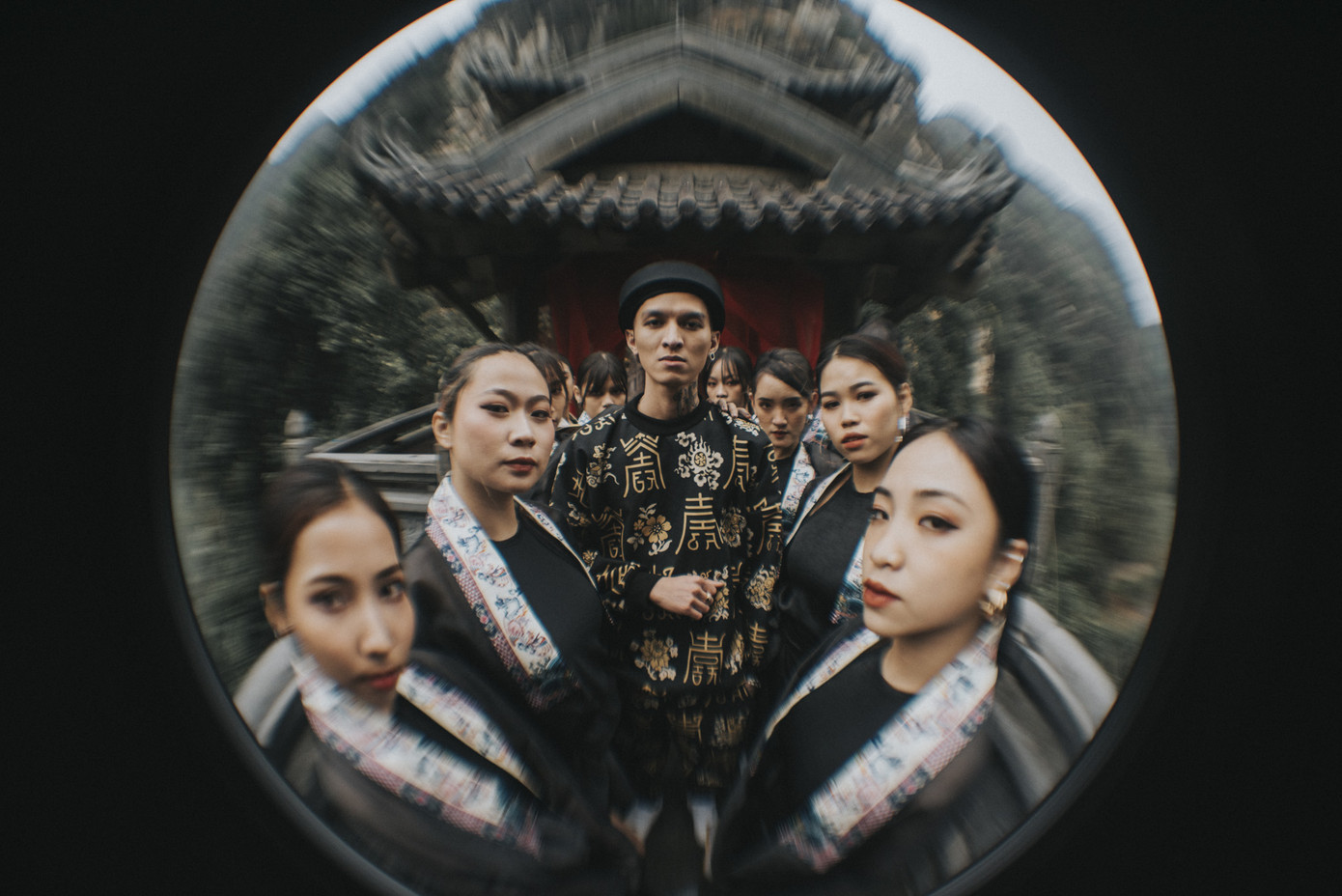 Bình Gold, RichChoi, Chị Cả cùng “vũ trụ rapper” tề tựu trong bản Rap Ca trù độc đáo ảnh 5