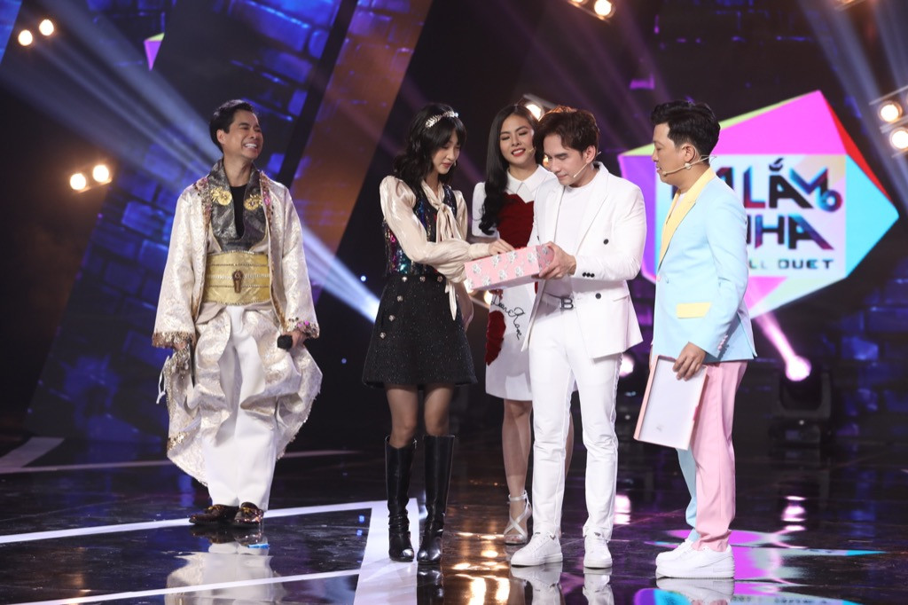 Vừa được song ca cùng đàn anh Đan Trường, Juky San tiếp tục ẵm món quà “siêu bất ngờ“ ảnh 6