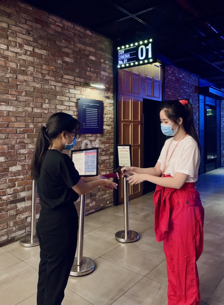 Các rạp chiếu phim tăng cường phòng dịch, quyết tâm kéo khán giả trở lại vào dịp nghỉ Tết ảnh 5