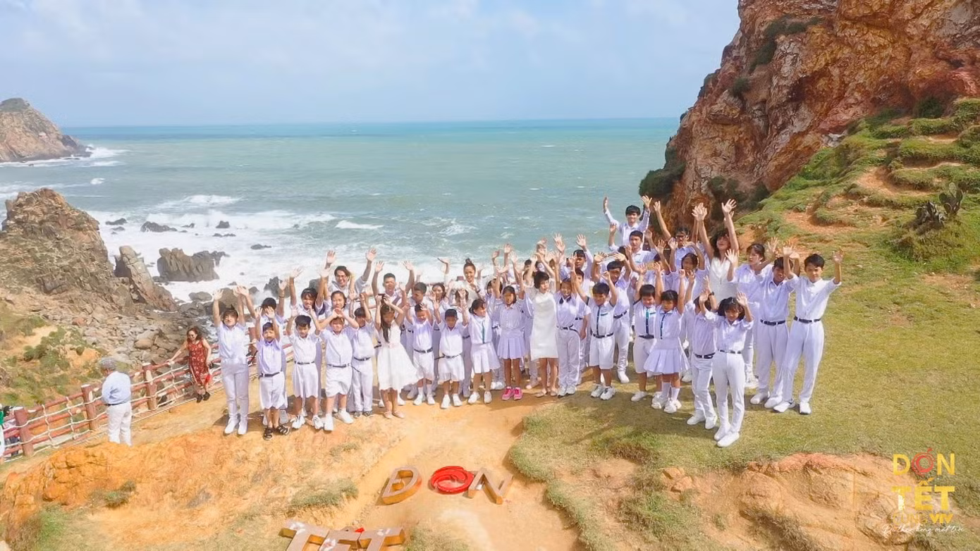 Đen Vâu, Puka quay MV ngoại cảnh cực đẹp tại Ninh Thuận, Tây Nguyên tặng khán giả ảnh 7