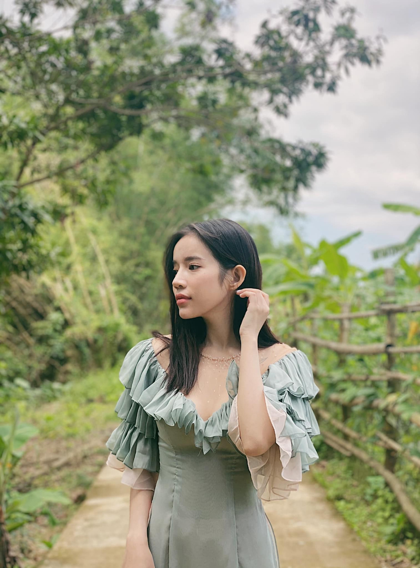 Lyly tự nhận mình không phải “good girl”, không nuối tiếc tình đầu dù đầy ắp kỉ niệm ảnh 2