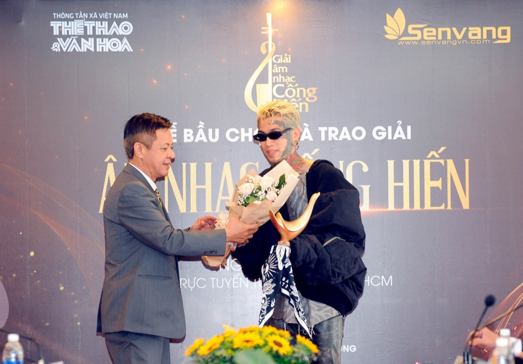 Giải “Cống Hiến 2021“: Dế Choắt được vinh danh là “Nghệ sĩ mới của năm“ ảnh 4