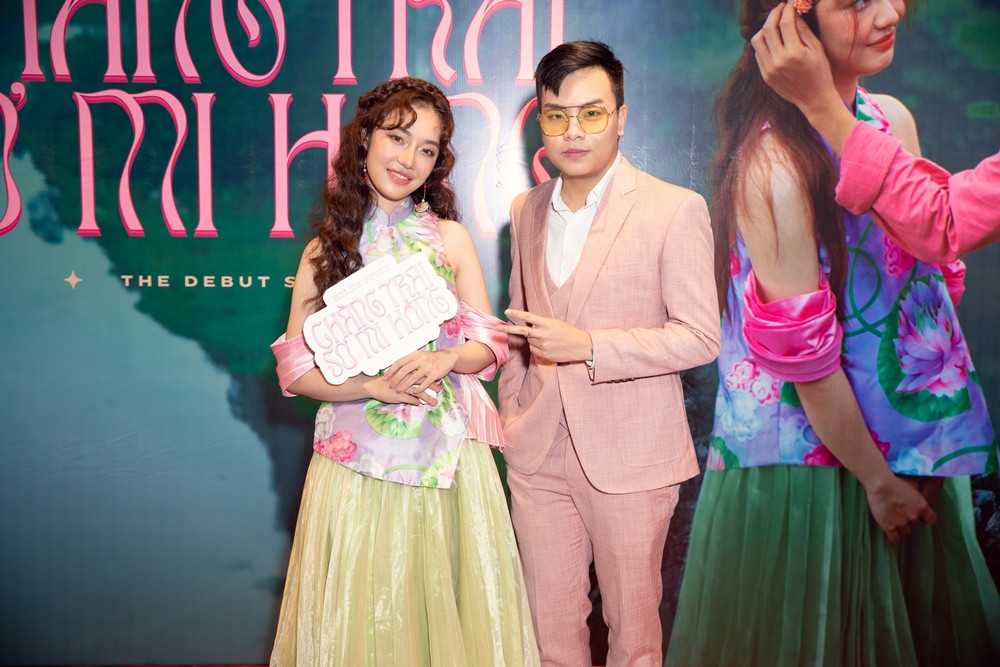 Nhóm Monstar, hotgirl “trứng rán” đến chúc mừng tân binh Hoàng Duyên ra mắt MV ảnh 4