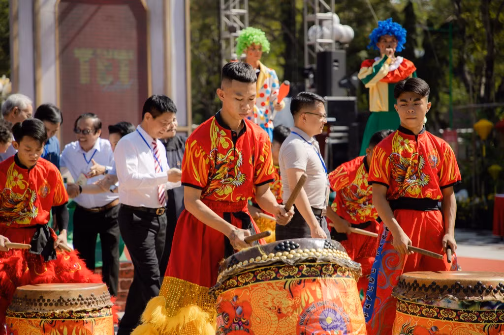 Teen Sài Gòn có thể tranh thủ đón Tết sớm, chụp ảnh đẹp lung linh tại “Lễ hội Tết Việt 2021” ảnh 1