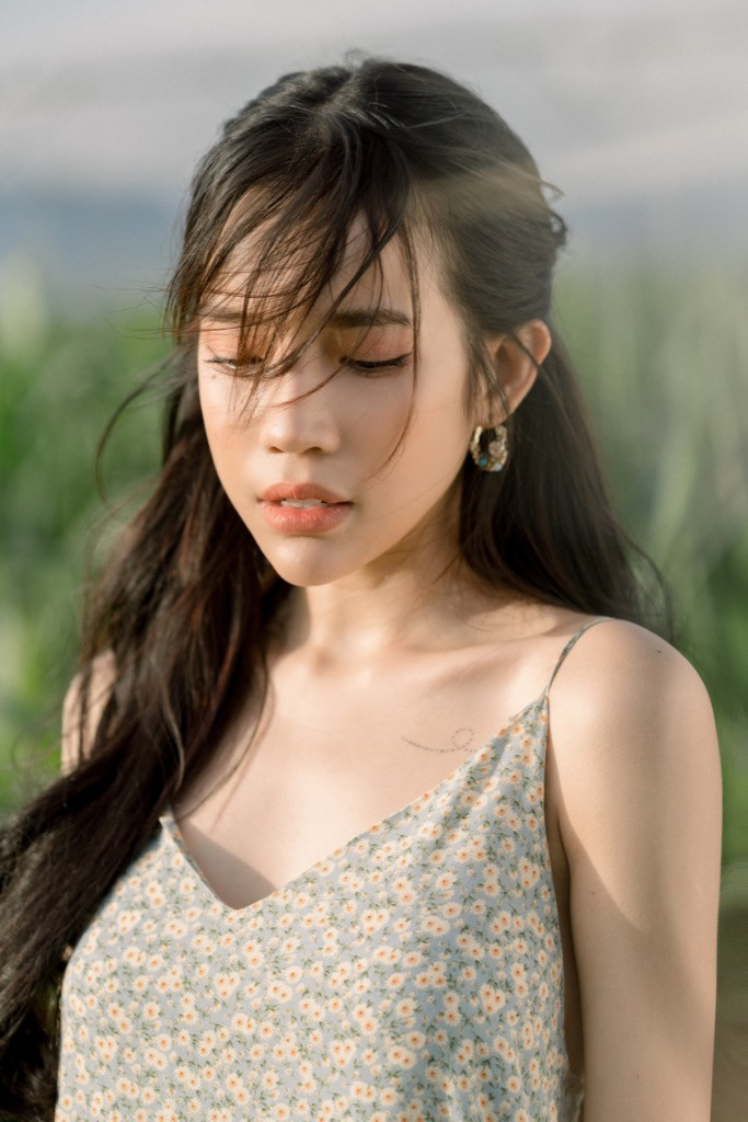 LyLy nhắn nhủ “Người Ta Đâu Thương Em”, trở lại cùng lời thì thầm da diết về tình yêu ảnh 4