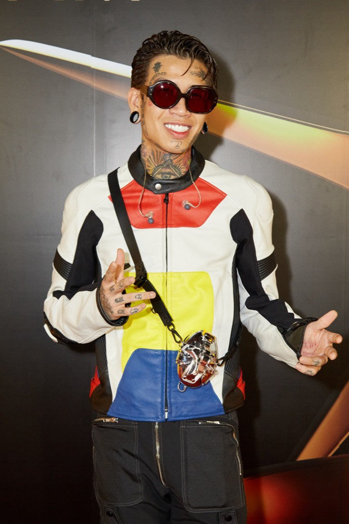 Dế Choắt vừa được gọi tên tại lễ trao giải WeChoice, nút vàng YouTube lập tức đến tay ảnh 1