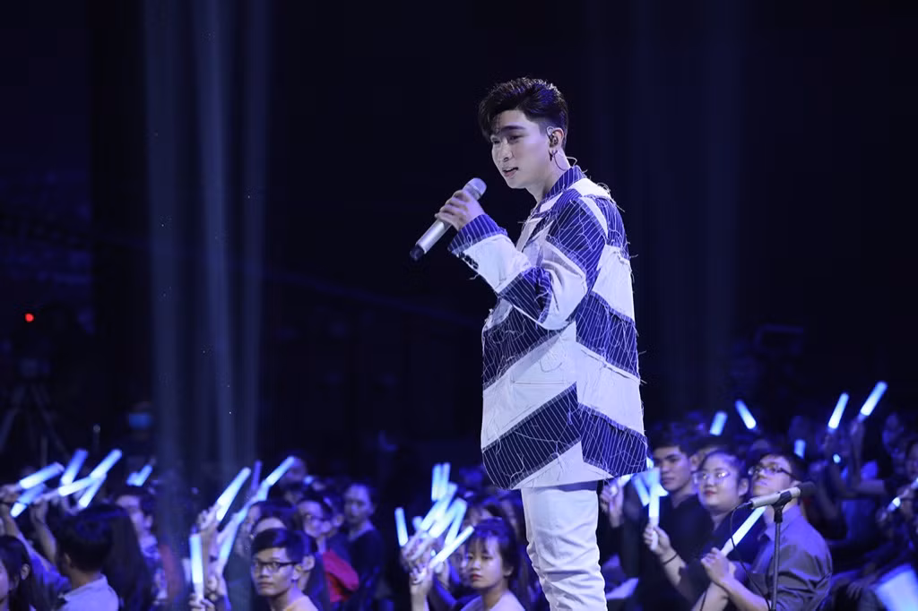 Cả năm lặn mất tăm, Chi Dân bất ngờ chia sẻ: “Ca sĩ nào cũng chỉ có một thời” ảnh 5