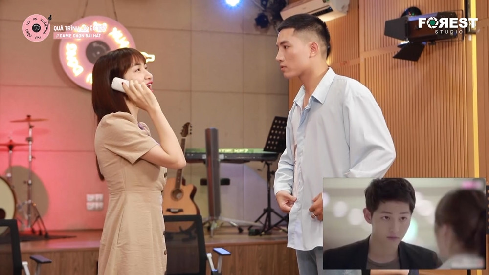 Hòa Minzy, Anh Tú hài hước diễn lại cảnh “hất tung điện thoại” của “Hậu Duệ Mặt Trời“ ảnh 5