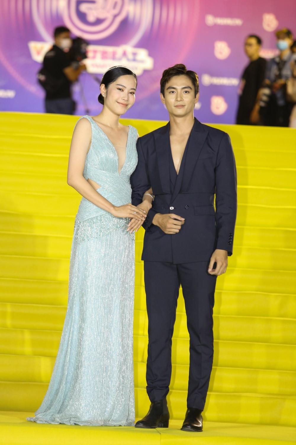 Cặp đôi Nam Em - Lãnh Thanh ngọt ngào sánh vai tại “V Heartbeat Year End Party“ ảnh 1