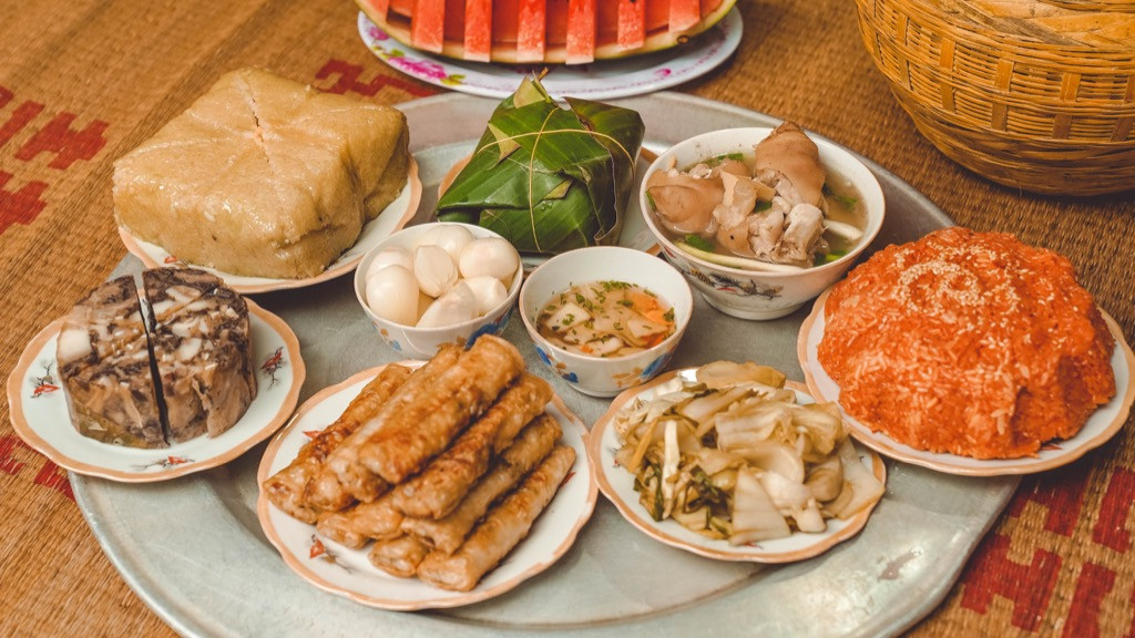 Ấm lòng trước mâm cơm ngày Tết cổ truyền miền Bắc của “Lão nông triệu view“ ảnh 8