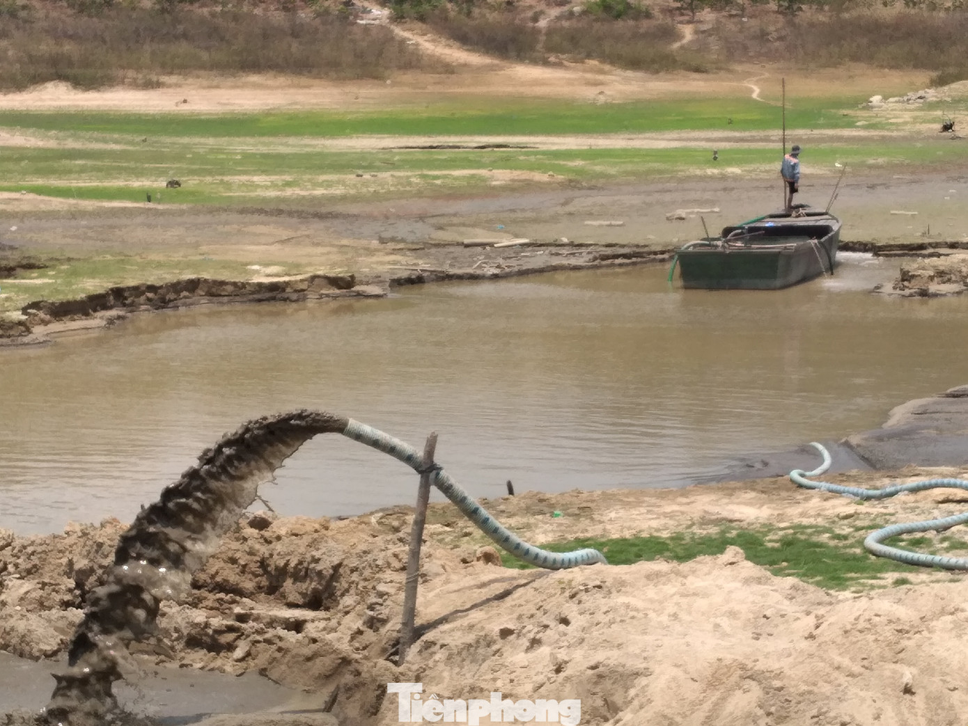 Khánh Hoà chỉ đạo xử lý khai thác cát trái phép tại hồ Cam Ranh, Suối Dầu ảnh 1