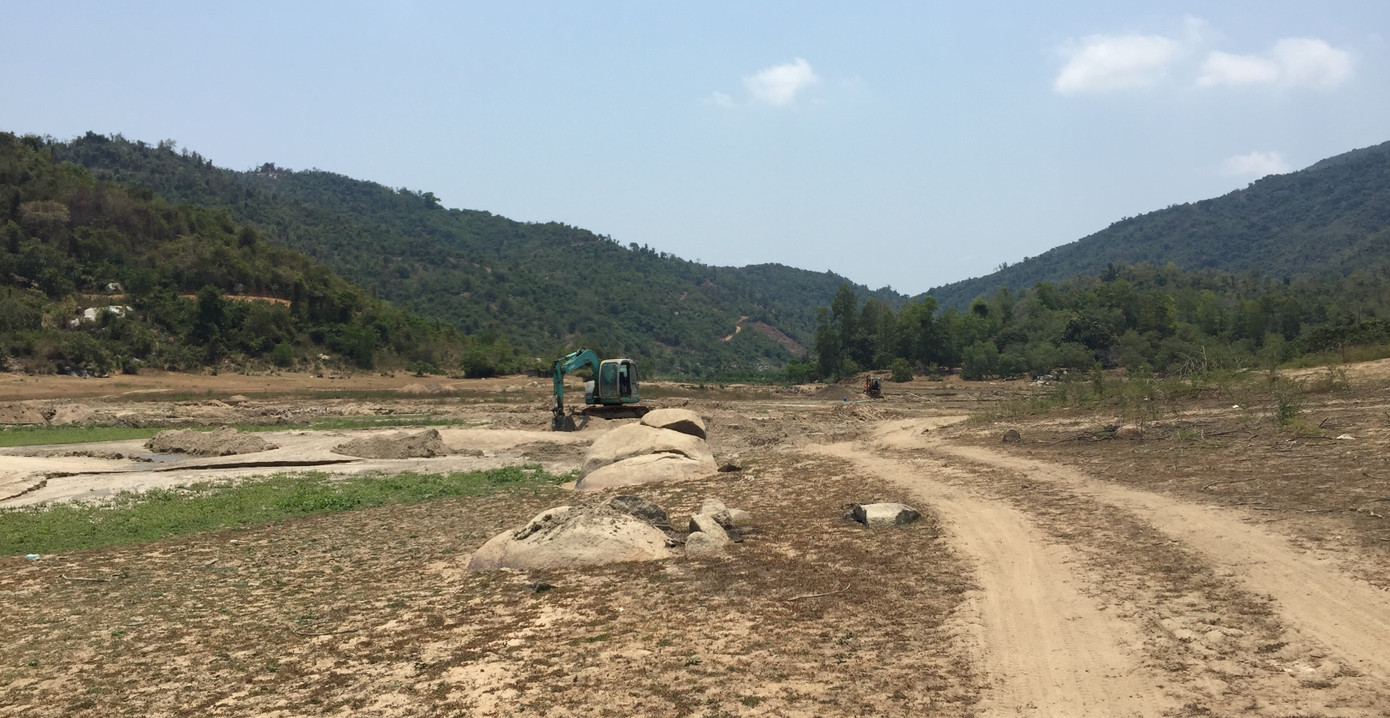 Hồ thuỷ lợi Khánh Hoà tan hoang vì 'cát tặc' ảnh 2