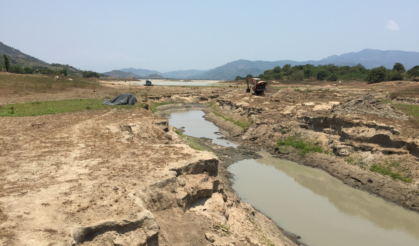 Hồ thuỷ lợi Khánh Hoà tan hoang vì 'cát tặc' ảnh 7