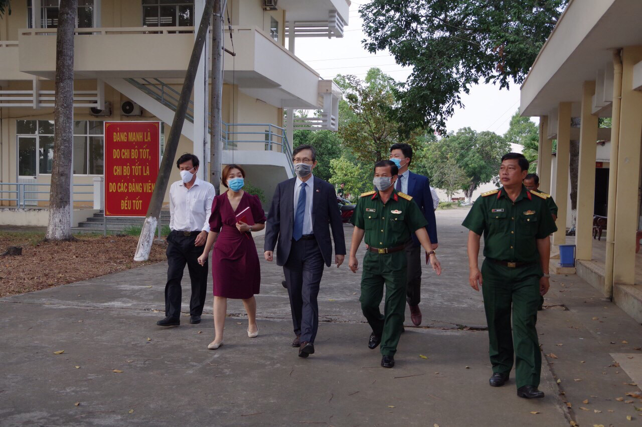 Tổng lãnh sự quán Hàn Quốc thăm khu cách ly dịch Covid-19 tại Cần Thơ ảnh 1