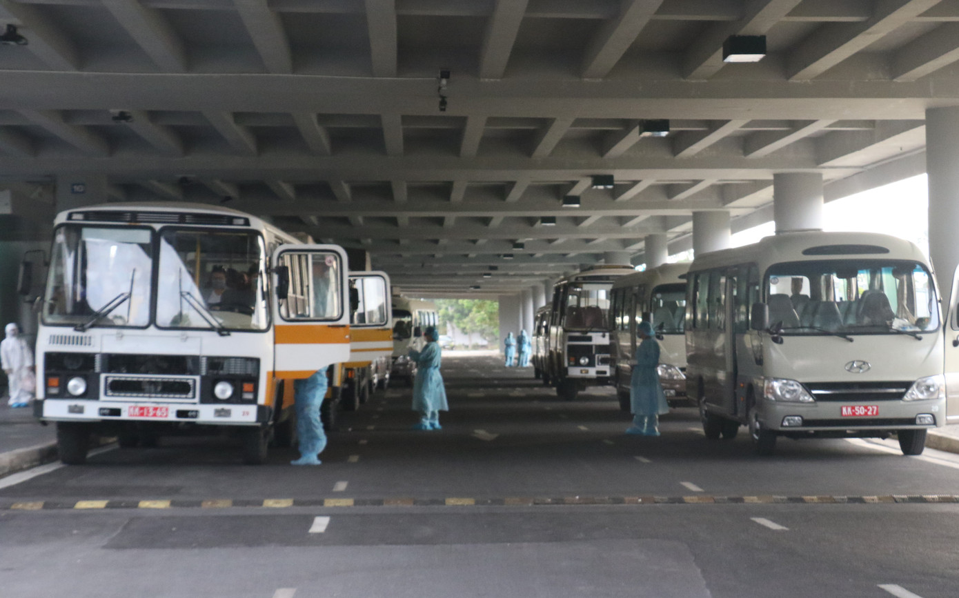 Cần Thơ đón, cách ly 164 hành khách từ Anh về Việt Nam ảnh 7