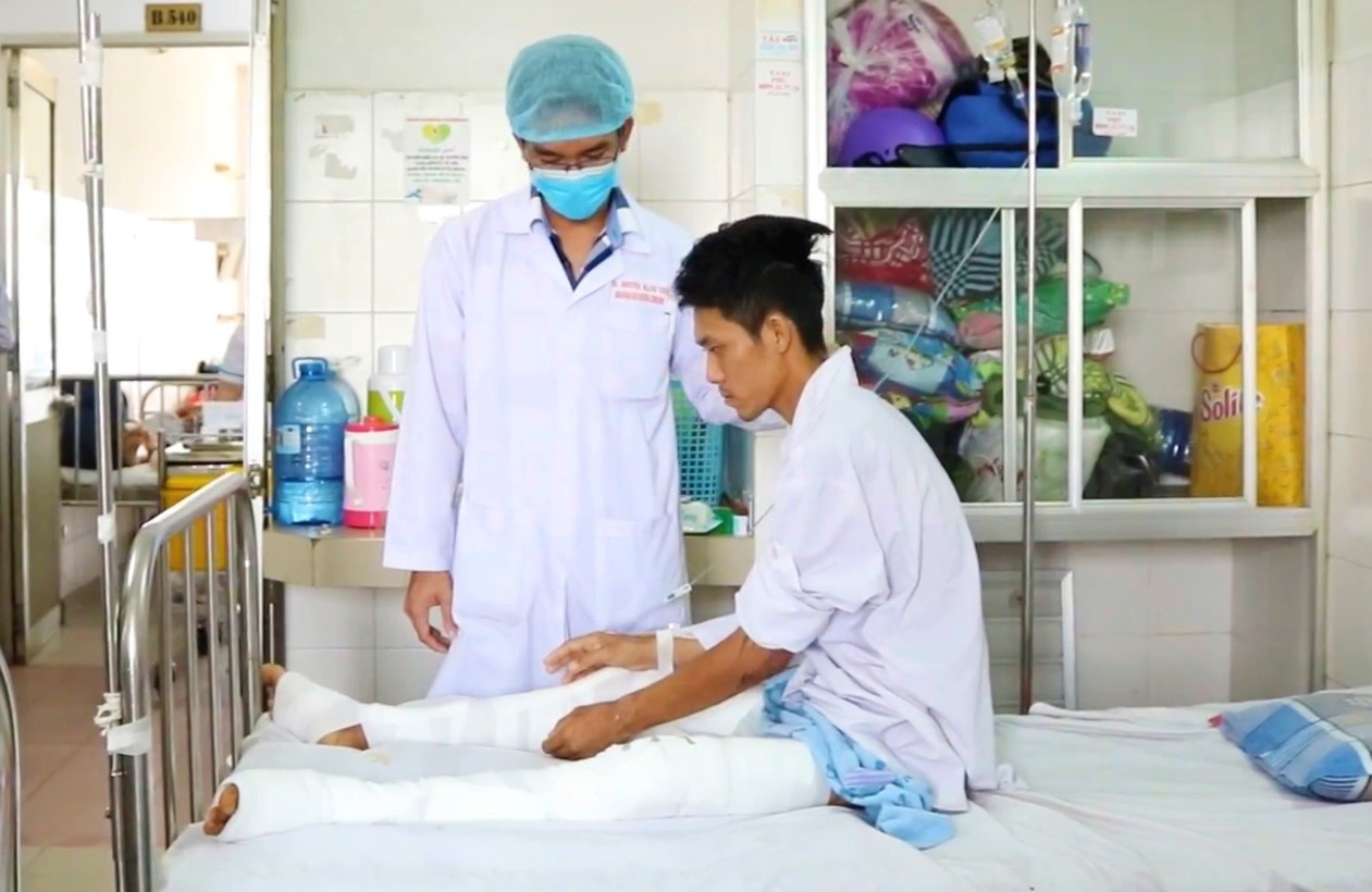 Phẫu thuật thành công ca gãy xương hiếm gặp ở 6 vị trí ảnh 3