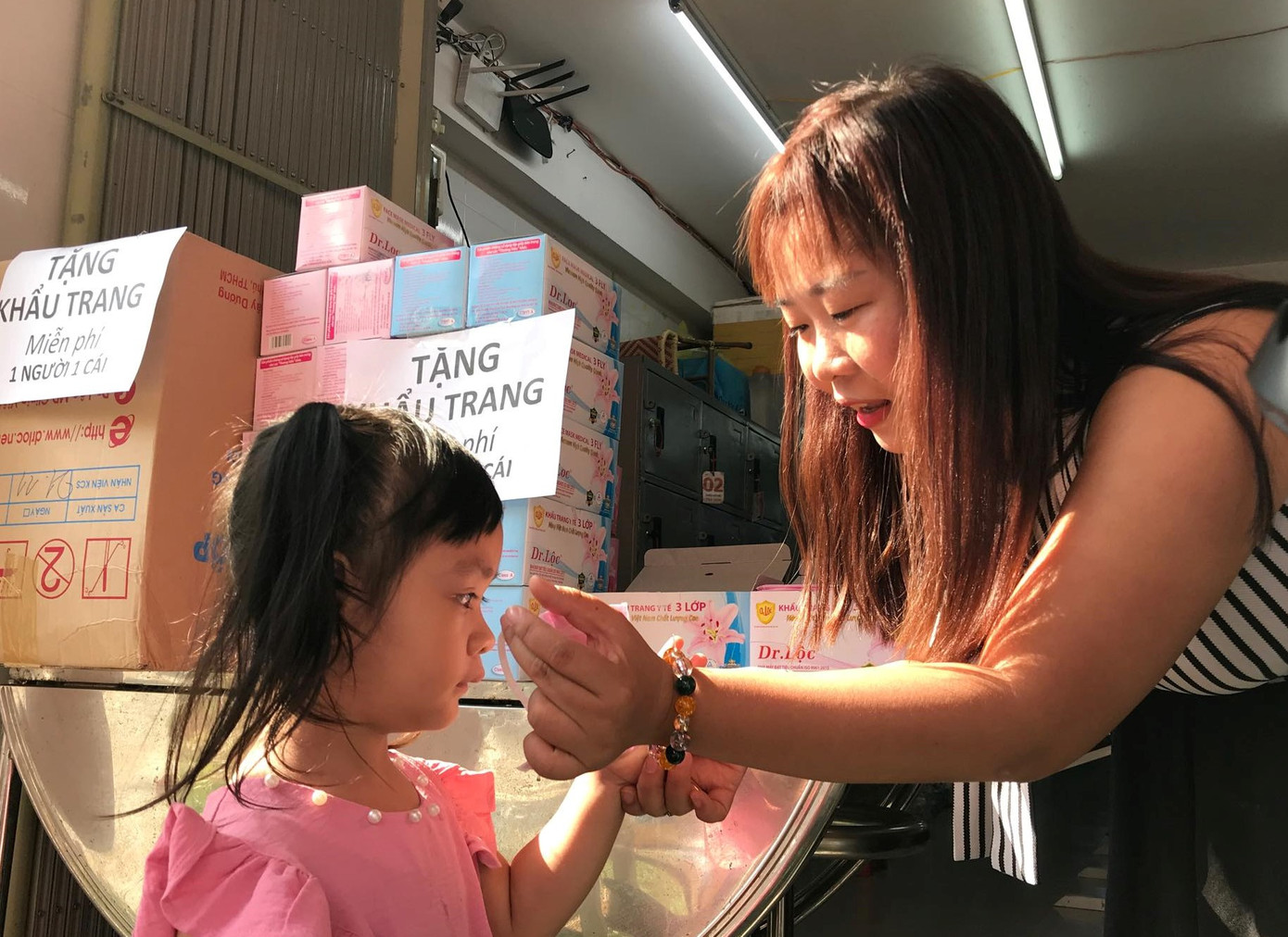 Những chiếc khẩu trang nghĩa tình ở đất Tây Đô ảnh 9