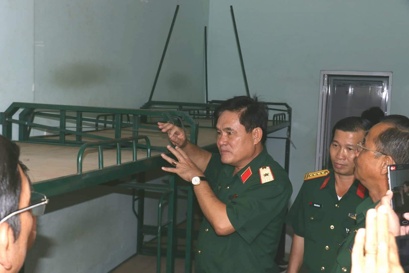 Bên trong nơi cách ly người về từ vùng dịch ở Trường quân sự TP Cần Thơ có gì? ảnh 2