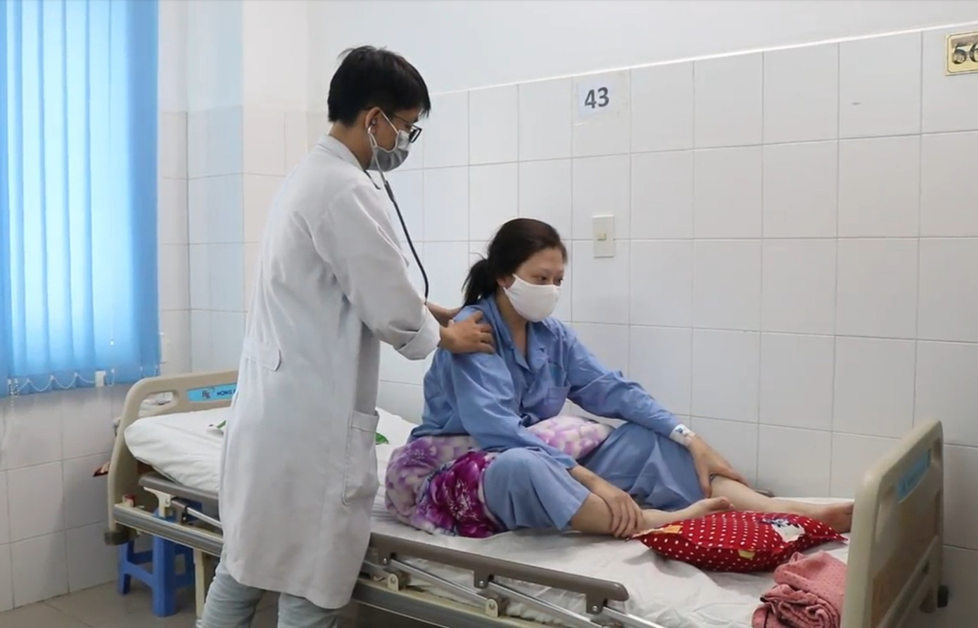 Cứu sống sản phụ mắc bệnh sản sinh ra chất tự chống lại cơ thể mình ảnh 1