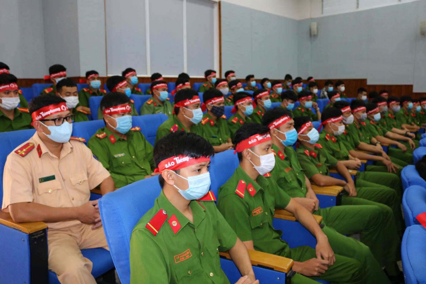 Hơn 100 cán bộ, chiến sĩ Công an tỉnh An Giang tham gia Chủ nhật Đỏ ảnh 6