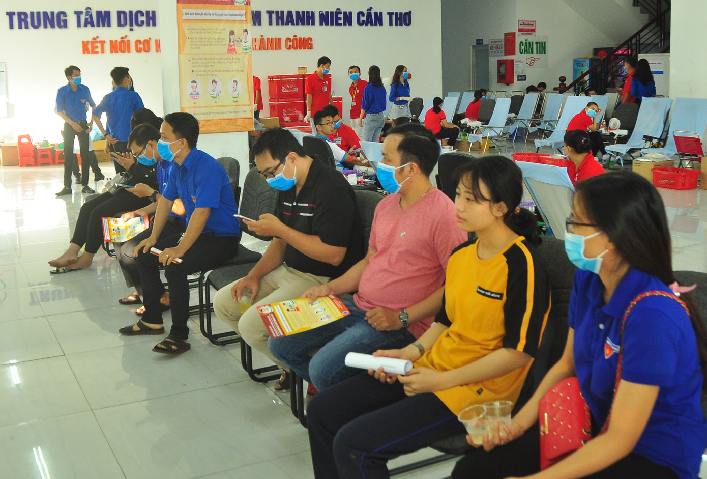 Hưởng ứng Chủ nhật Đỏ hiến máu cứu người tại Cần Thơ ảnh 9