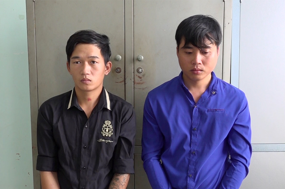 Nhậu say mèm, cô gái bị 2 nam thanh niên đưa vào nhà nghỉ giở trò đồi bại ảnh 1