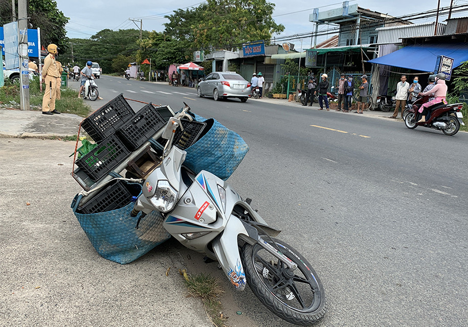 Hóa trang cũng không thoát khỏi.... công an ảnh 2