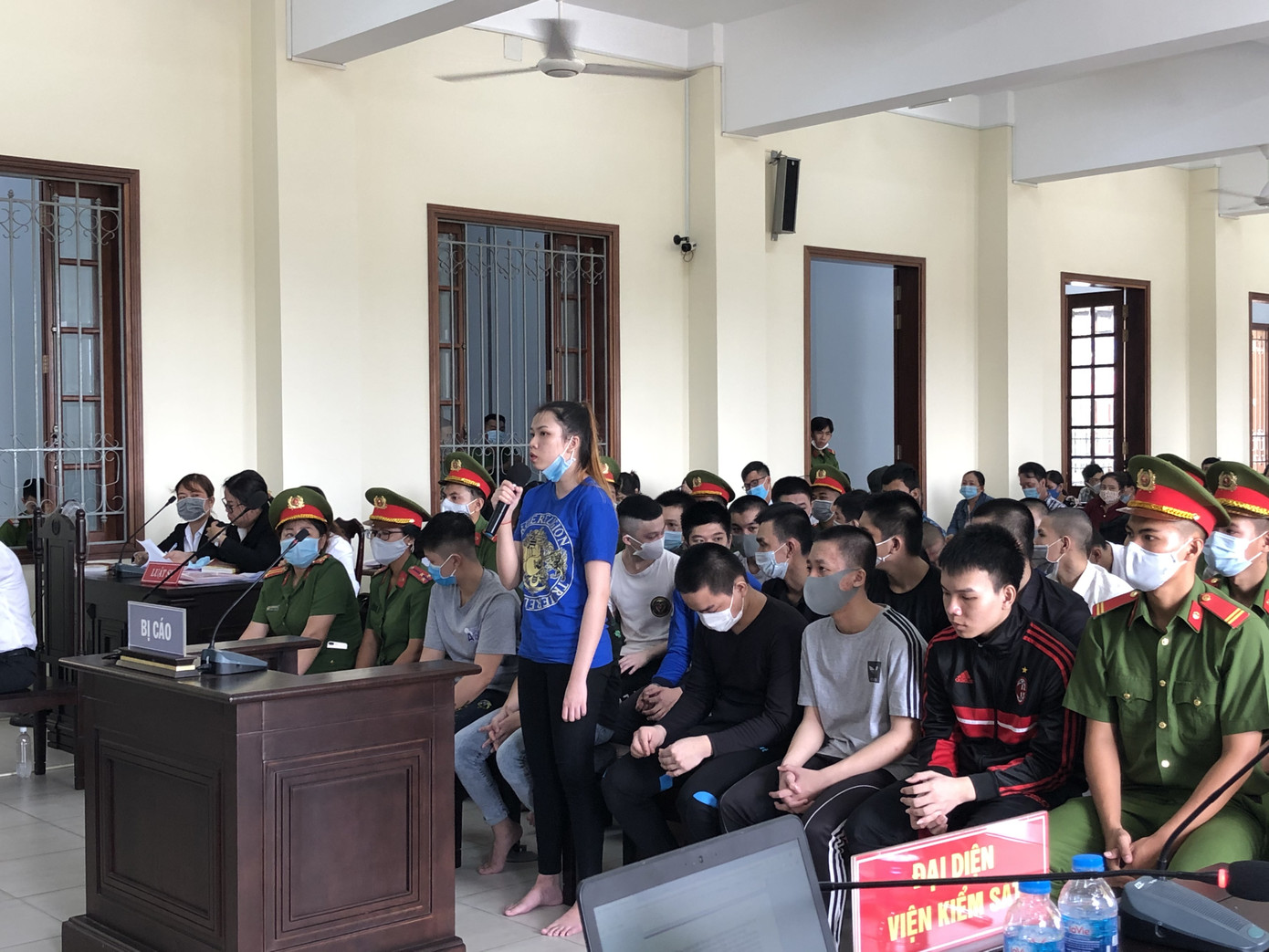 Đánh nhau kiểu 'ăn đứng, thua nằm', 24 bị cáo lĩnh án ảnh 1