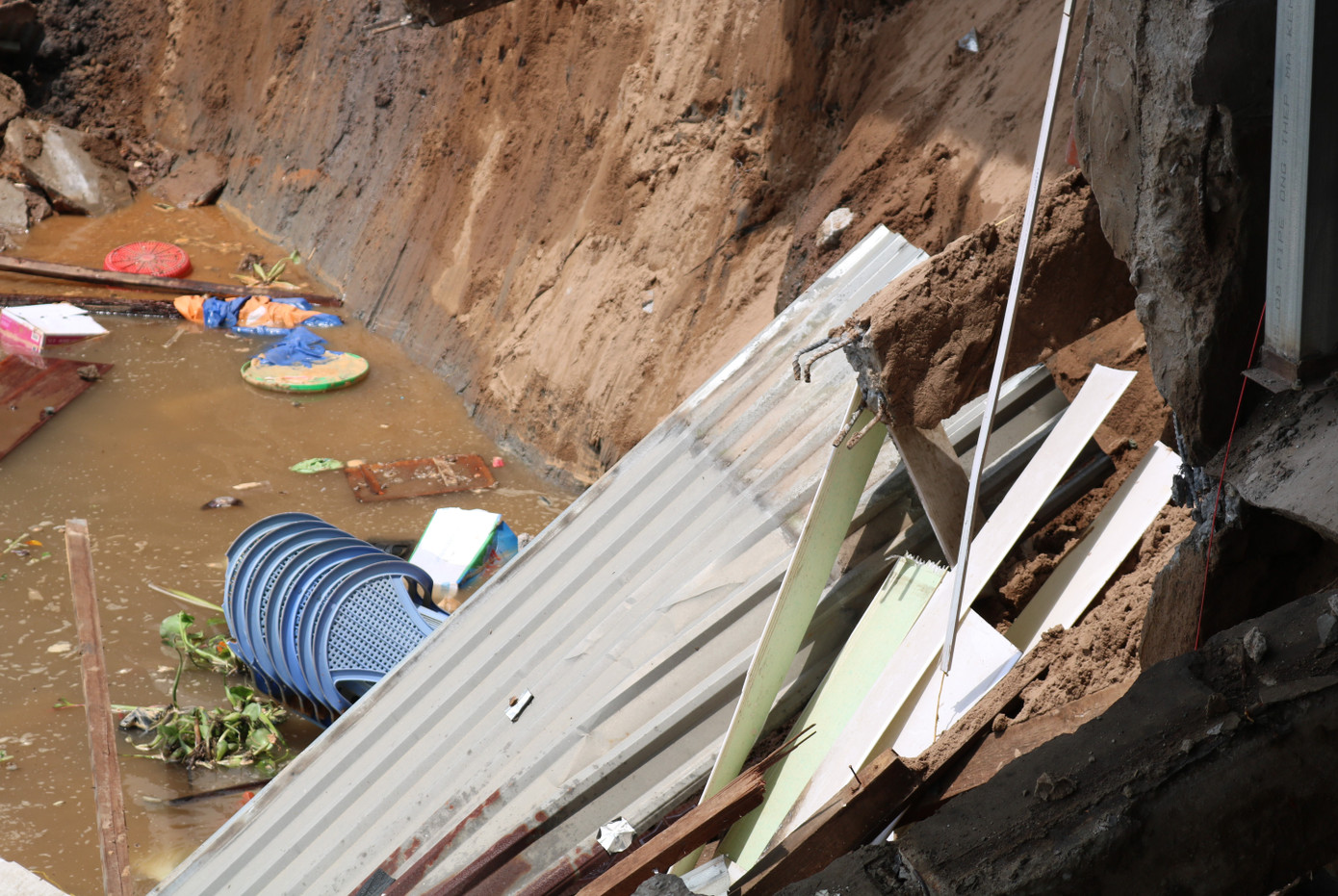 Sạt lở sông Cần Thơ, 5 hộ dân di dời khẩn cấp ảnh 5