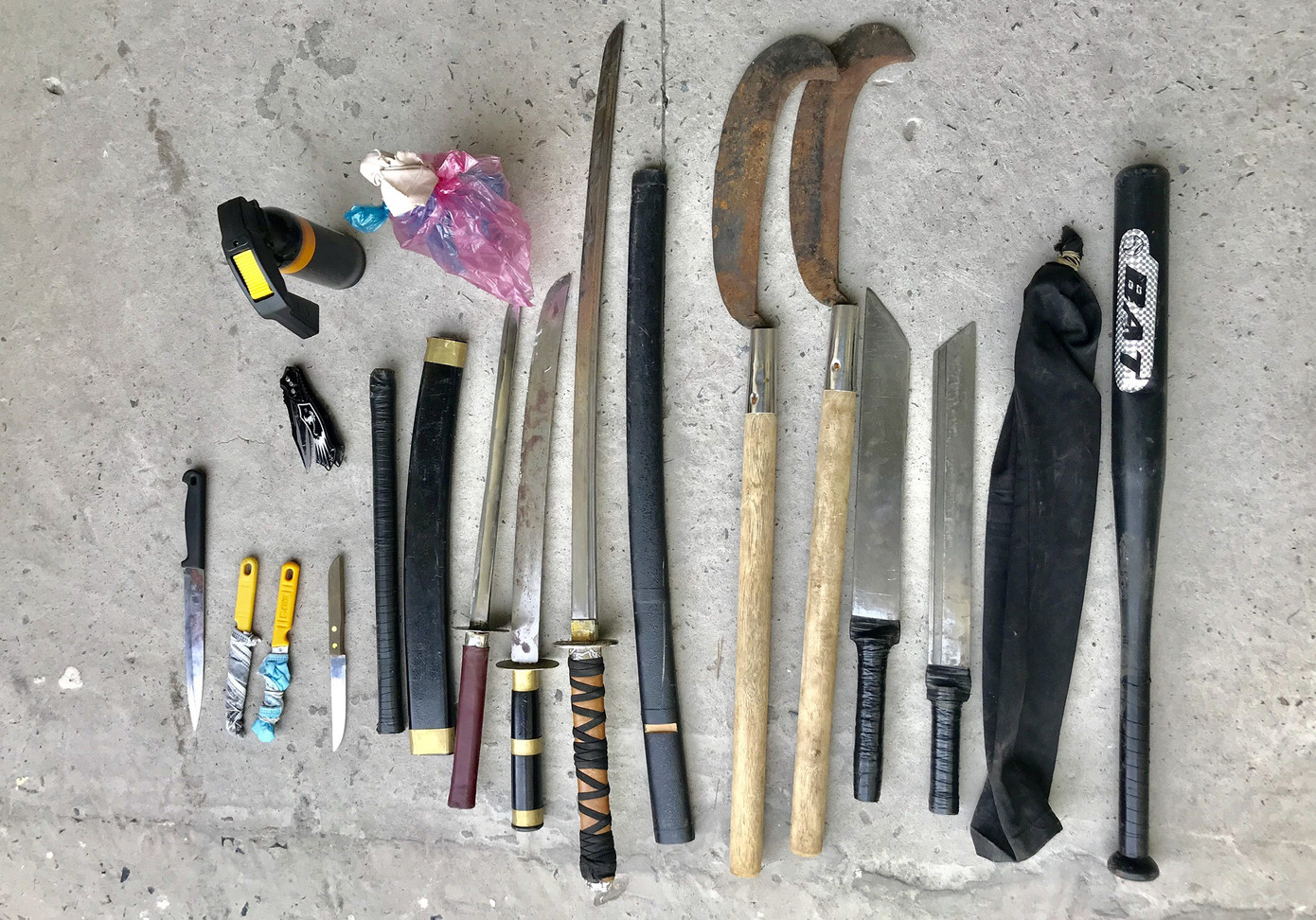 Đem ‘hàng nóng’ vượt hàng trăm km đi siết nợ, 7 đối tượng bị bắt ảnh 2