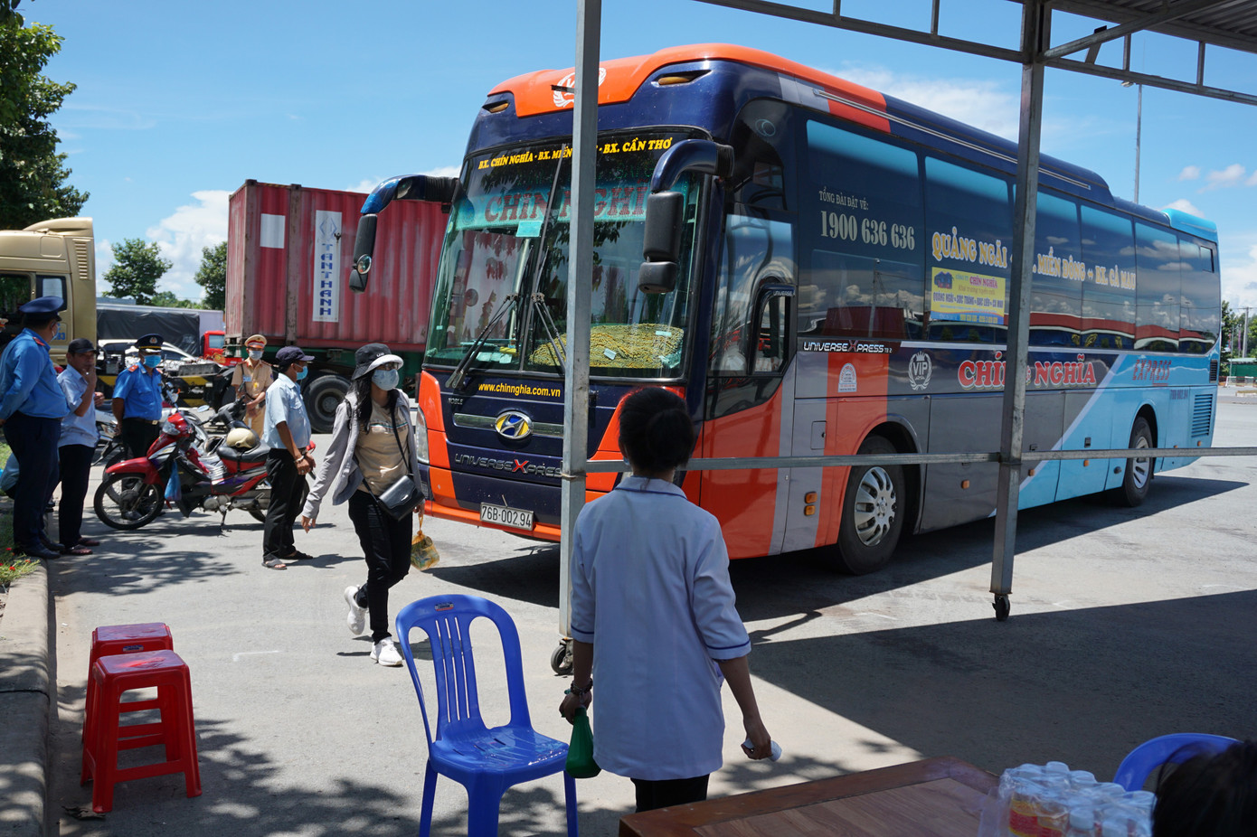 Giám sát chặt khách đến từ Đà Nẵng, Quảng Ngãi cả đường bộ lẫn hàng không ảnh 1