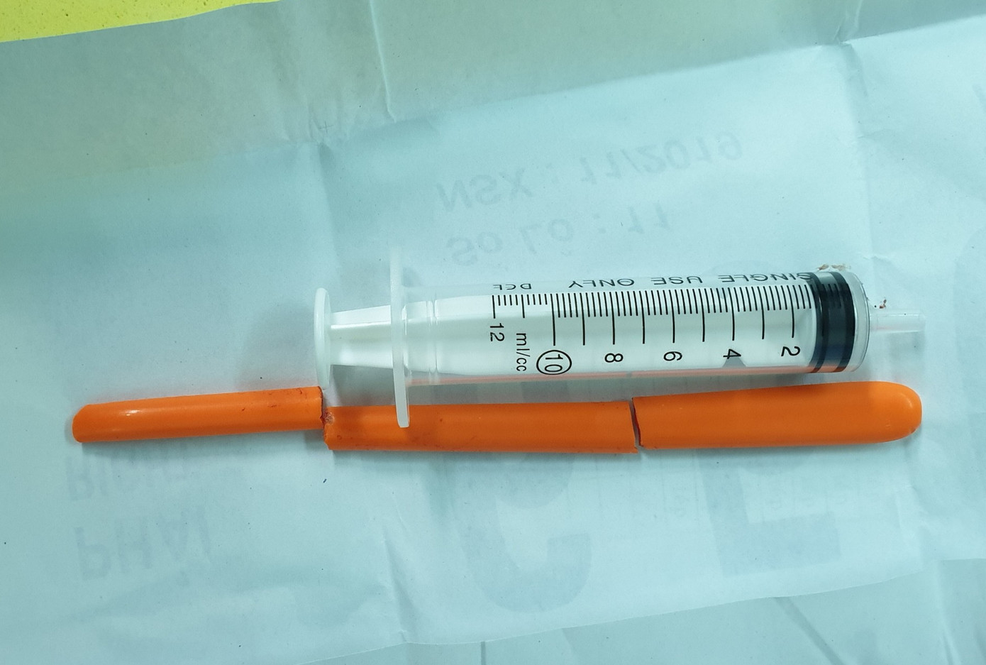 Nam thanh niên dùng muỗng đâm vào hốc mắt xuyên thấu sọ ảnh 1