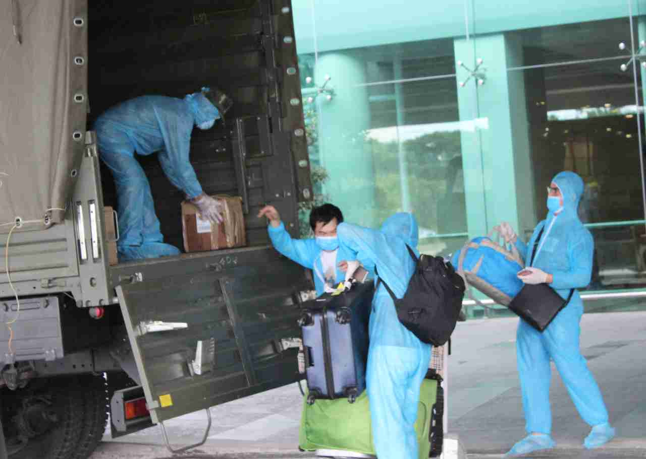 Sân bay Cần Thơ đón hơn 300 công dân về từ Singapore ảnh 5