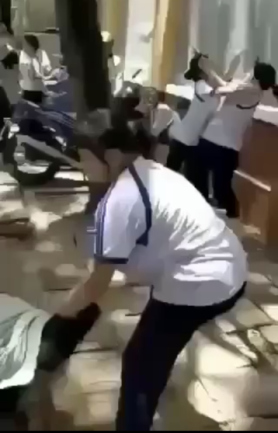 Lý do học sinh Cần Thơ đánh bạn trước cổng trường ảnh 1