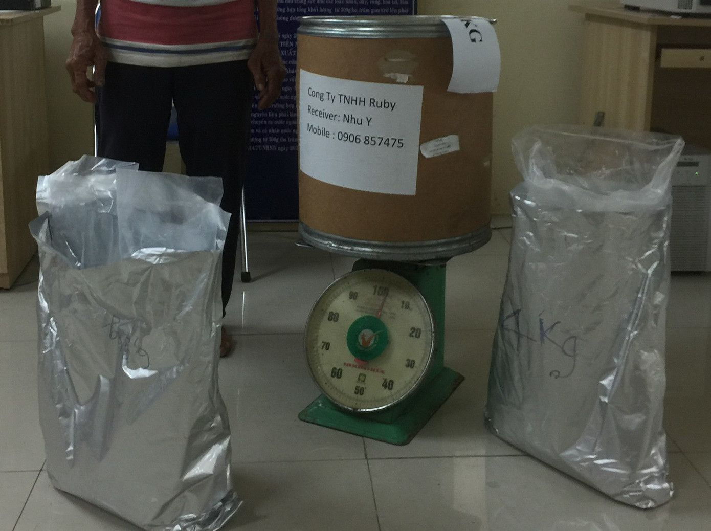 Ham việc nhẹ lương cao, người đàn ông nhận vận chuyển thuê hơn 10kg ma túy ảnh 1