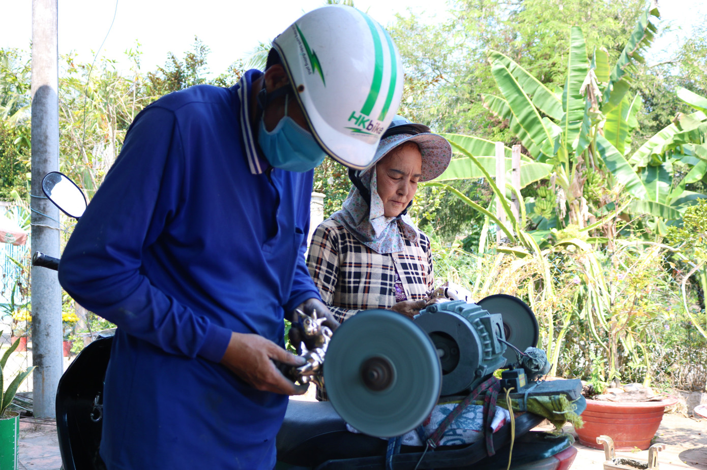 Nghề chùi lư đồng kiếm tiền triệu xài Tết ảnh 2